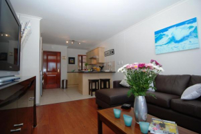 Отель 13 Bella Rosa Apartment  Дурбанвиль